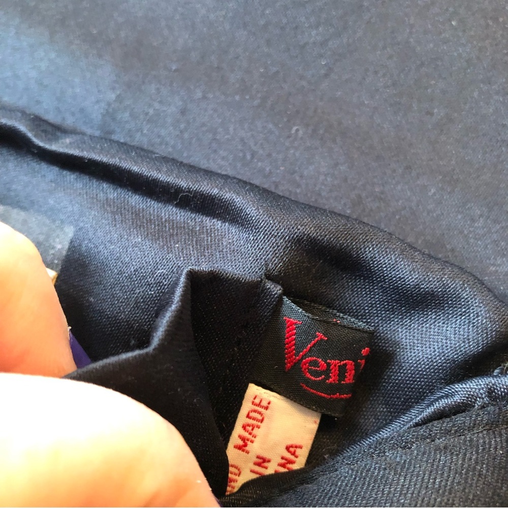 Venizia Black Beaded Art Deco style satin bag w/inside pocket and rope strap - Picture 7 of 7